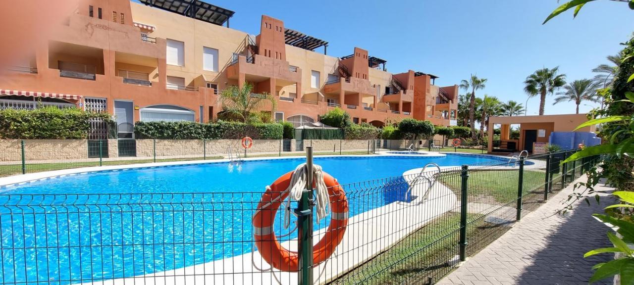 Paraiso de Vera Playa: Beachfront Apartments with Pool Views Exterior photo