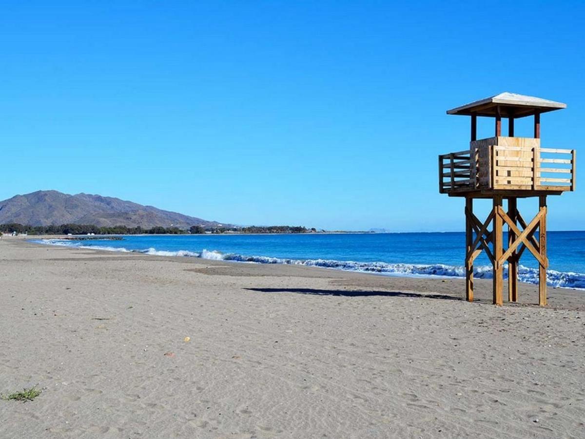 Paraiso de Vera Playa: Beachfront Apartments with Pool Views Exterior photo