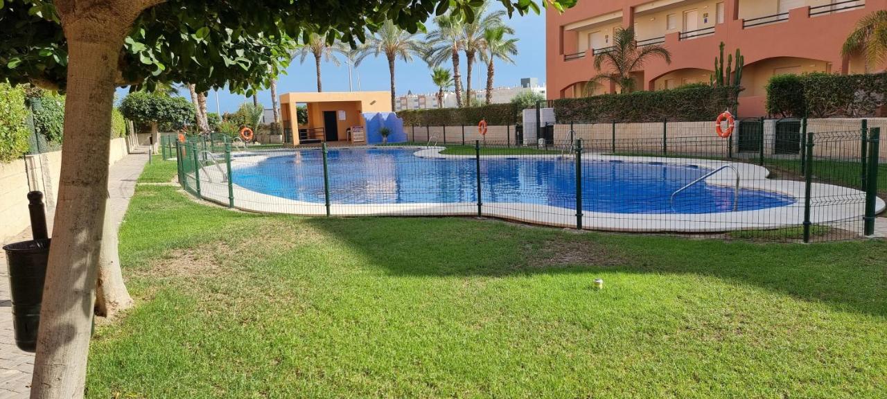 Paraiso de Vera Playa: Beachfront Apartments with Pool Views Exterior photo